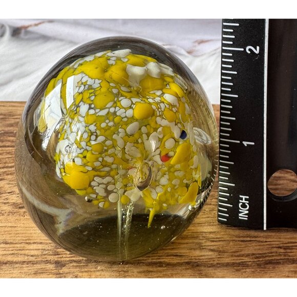 Vintage Handblown Yellow & White Dome Art Glass Paperweight With Abstract Design - Picture 7 of 10